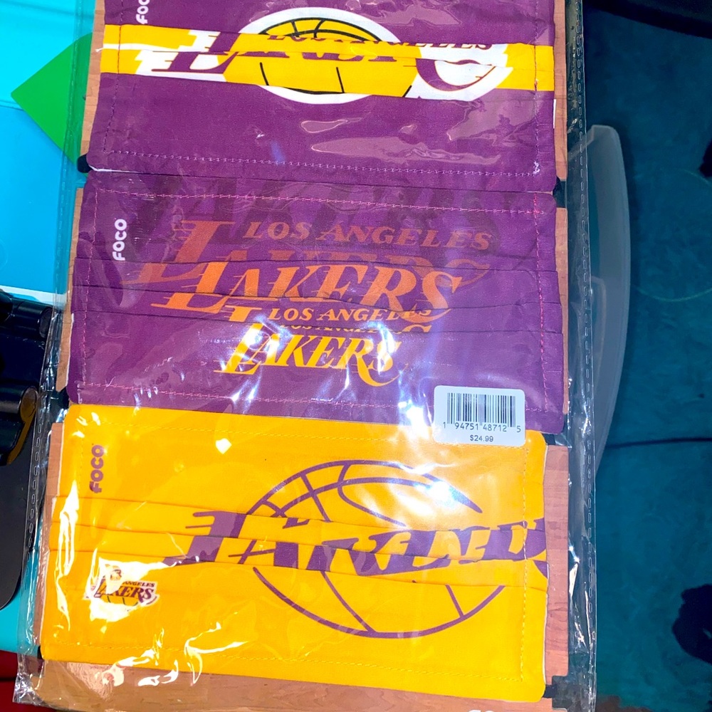 NWT 3 Pack Lakers Pleated Face Masks